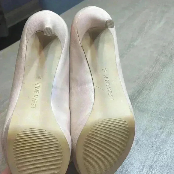 Nine West heels, beige size 9, EUC - Picture 5 of 6